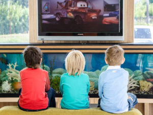 Телевизор и дети. Что следует знать родителям?